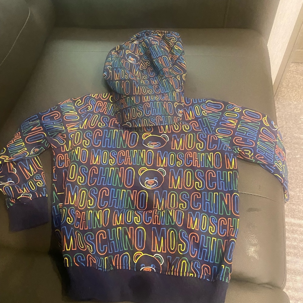 Moschino sweat shirt n hat sz 6